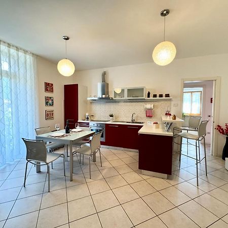 Das Rote Haus Riva del Garda Exterior foto